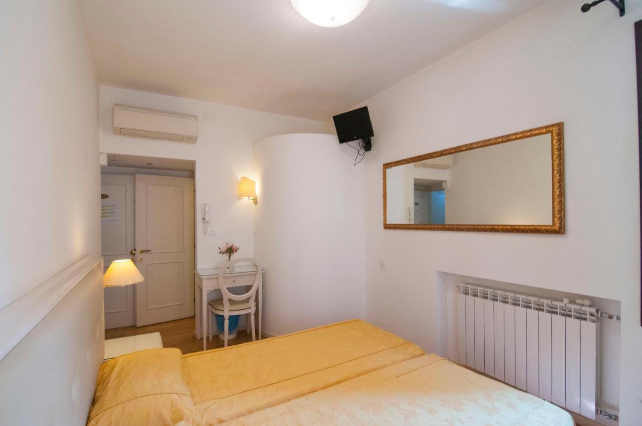 Albergo Ai Tolentini Veneza Exterior foto