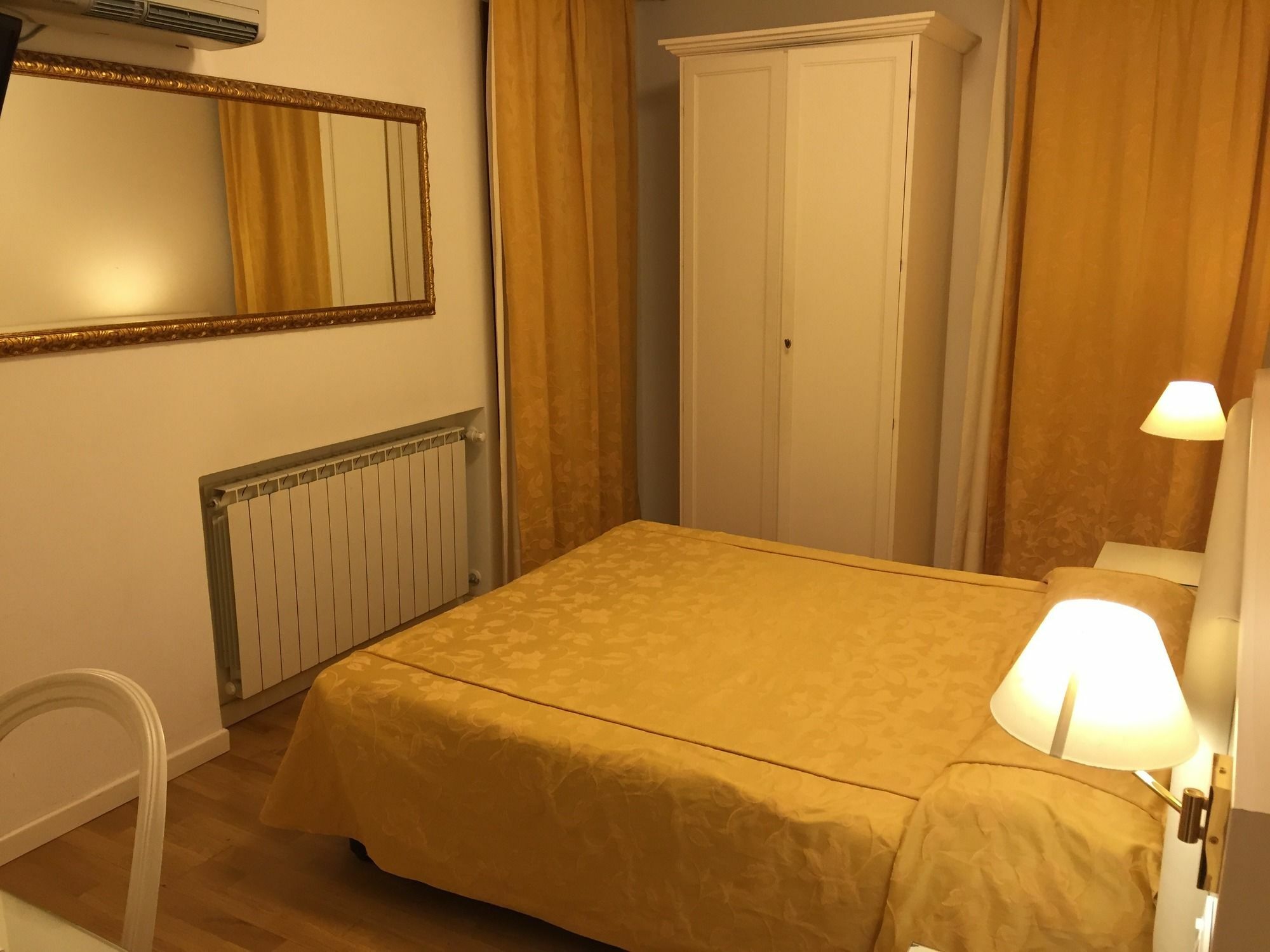 Albergo Ai Tolentini Veneza Exterior foto